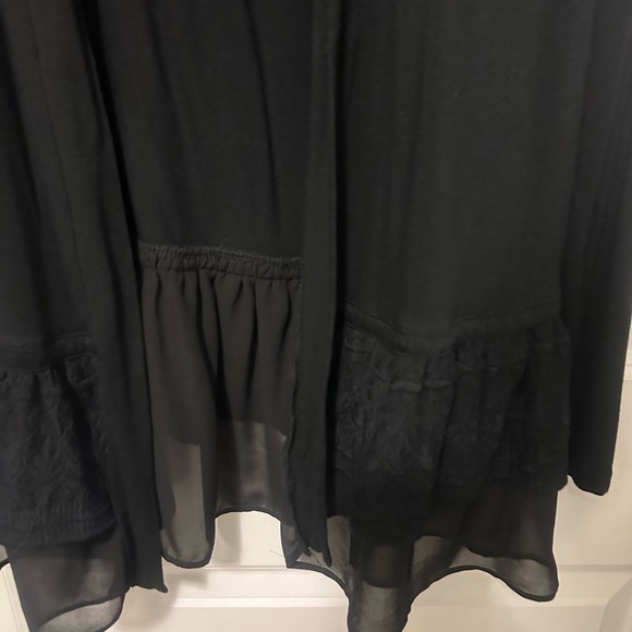 LOGO by Lori Goldstein XS black knit open cardigan. Lace ruffle hem - Picture 5 of 5